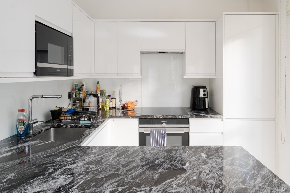 Flat Bridle Mews in Greater London