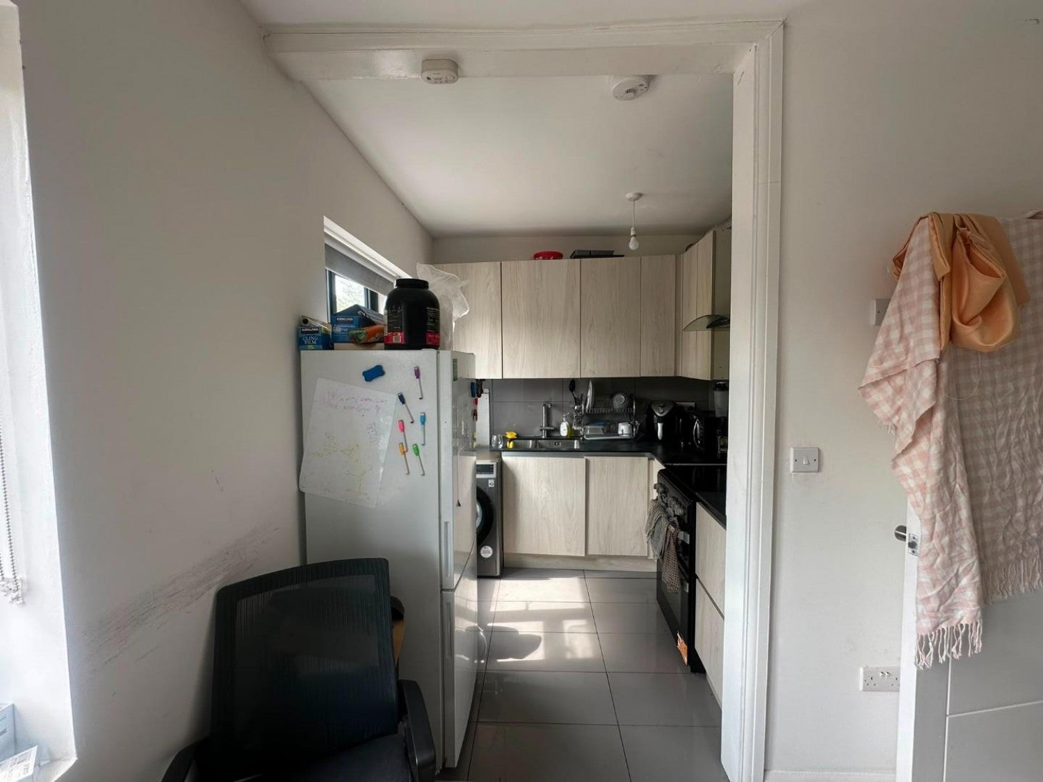 Flat Ealing Park Gardens in Greater London