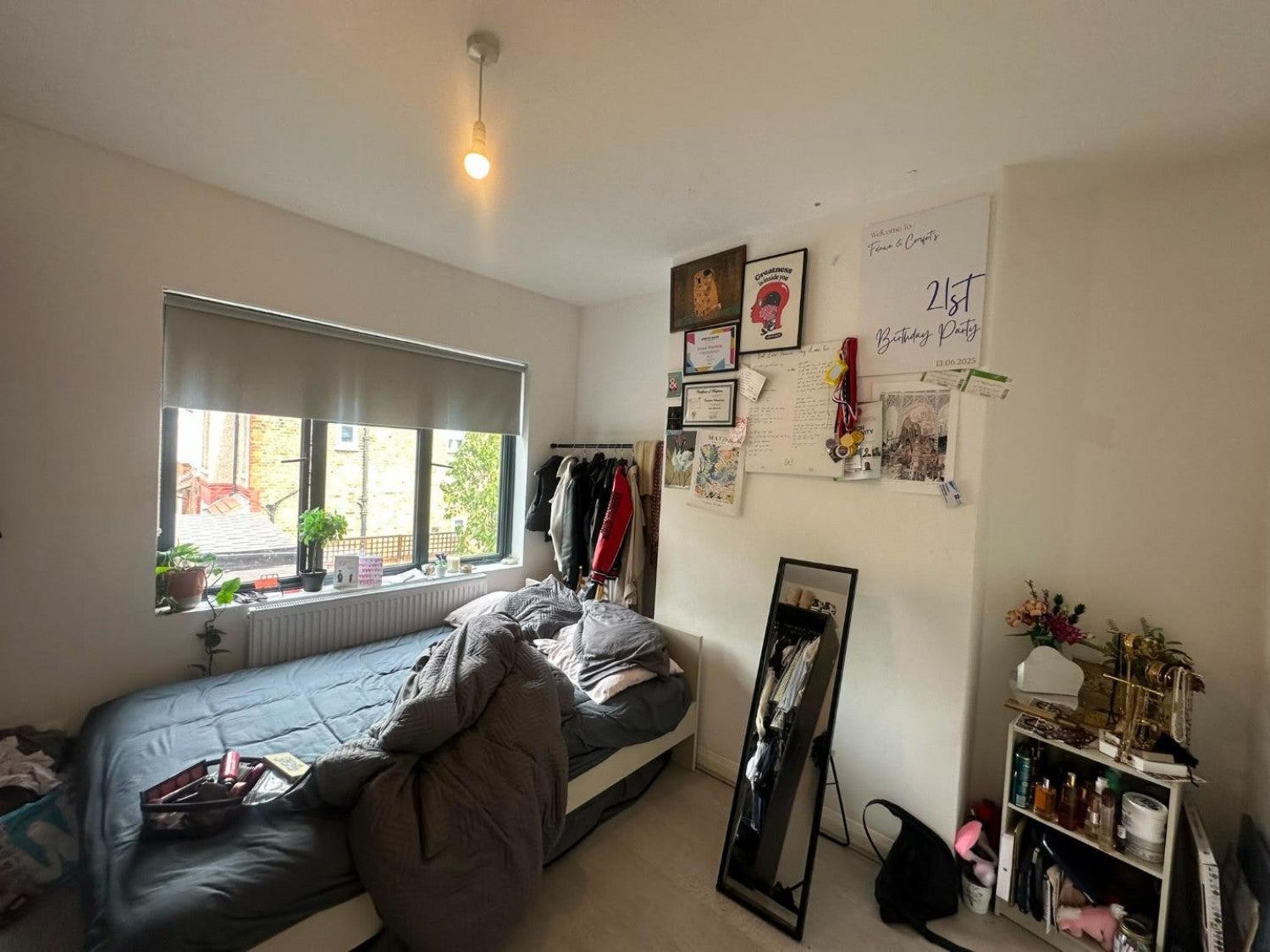 Flat Ealing Park Gardens in Greater London