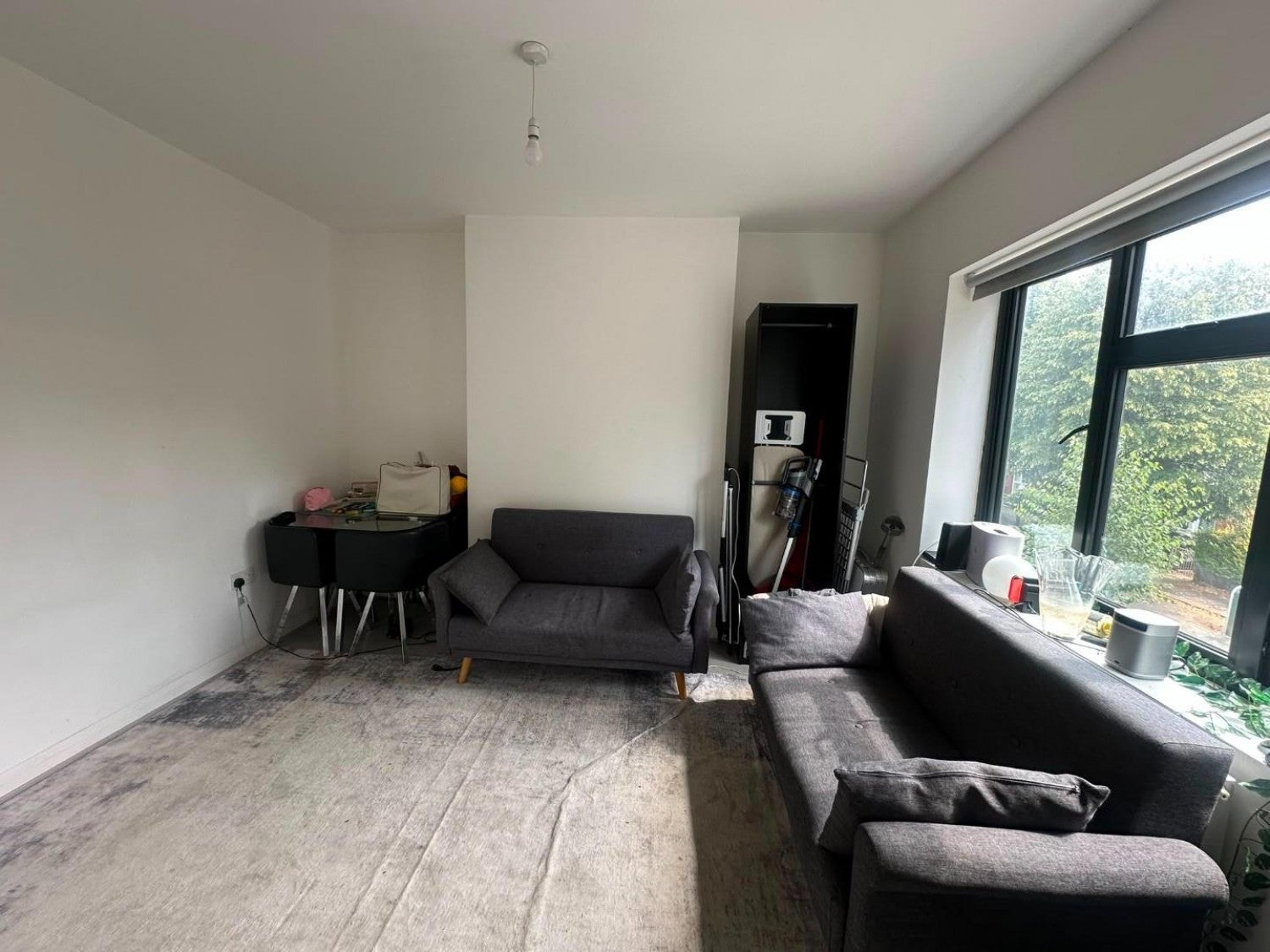 Flat Ealing Park Gardens in Greater London