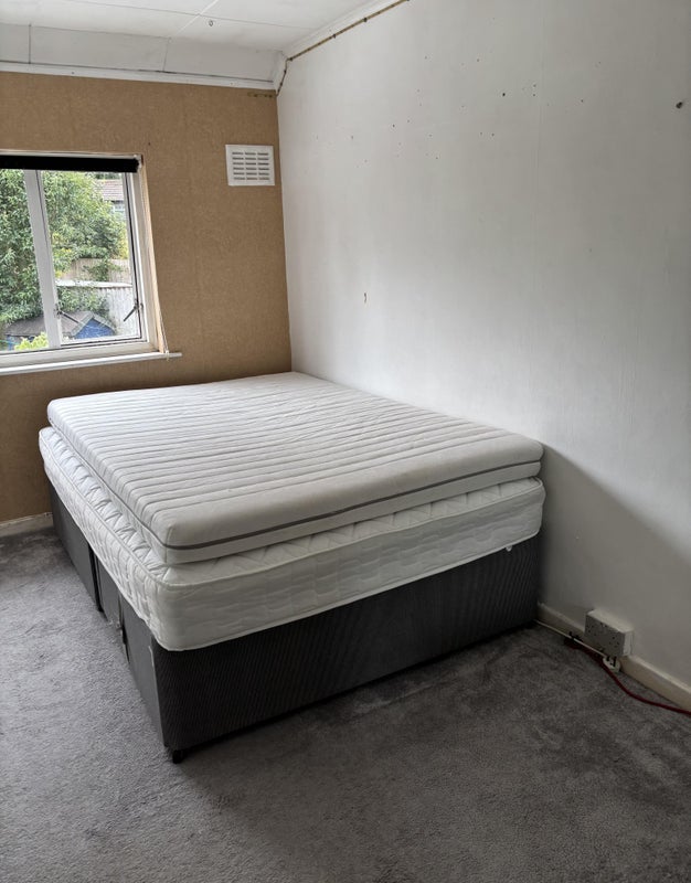 Room Westfield Close in Backwell