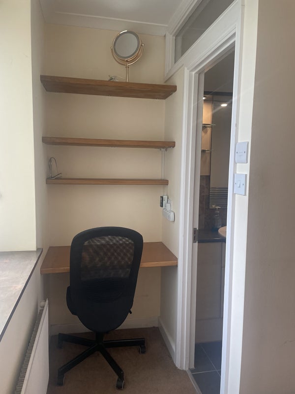 Room Spencer Road in Greater London