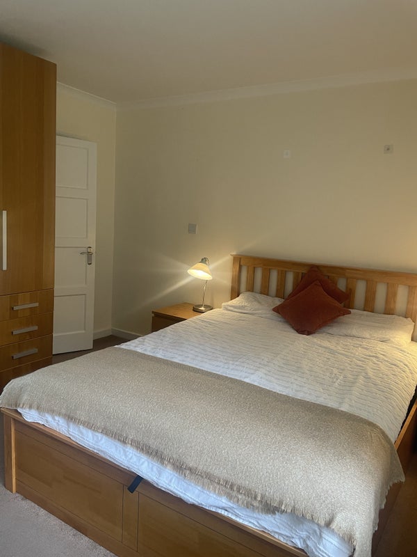Room Spencer Road in Greater London