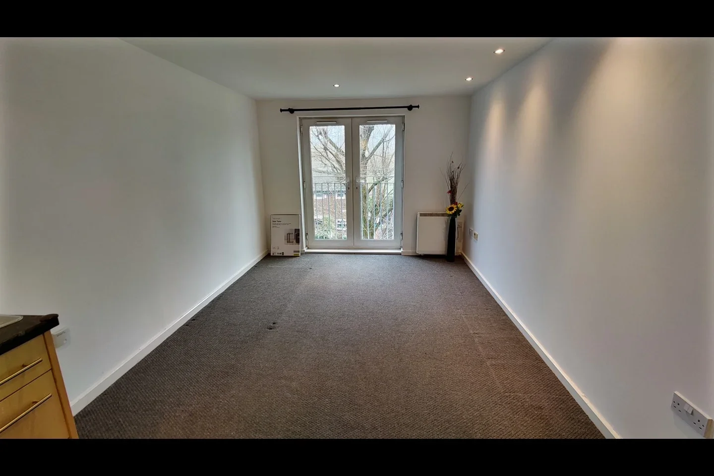 Flat Elmira Way in Salford