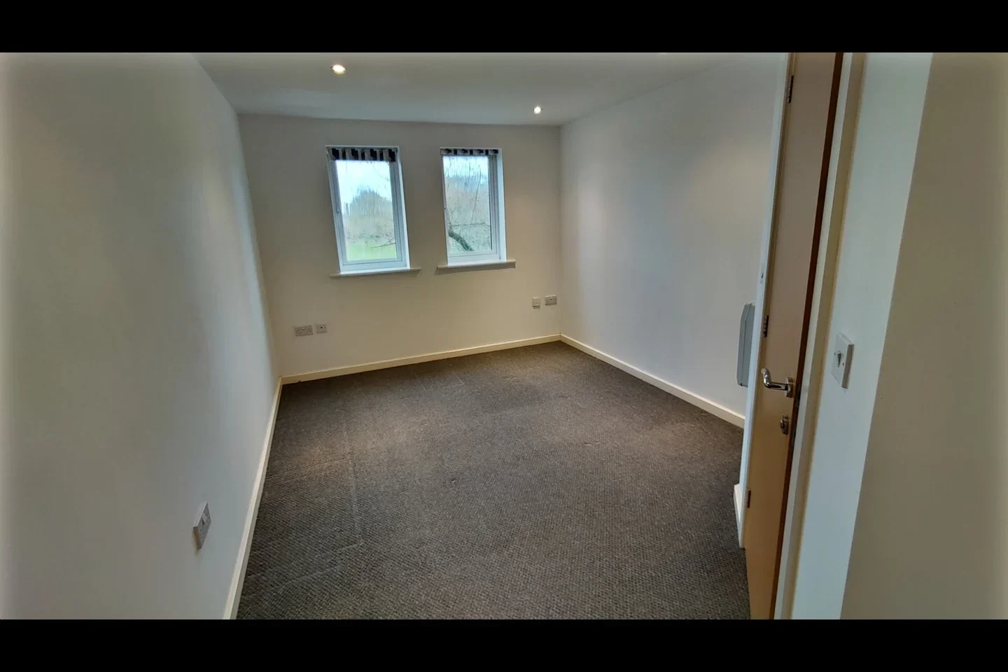 Flat Elmira Way in Salford