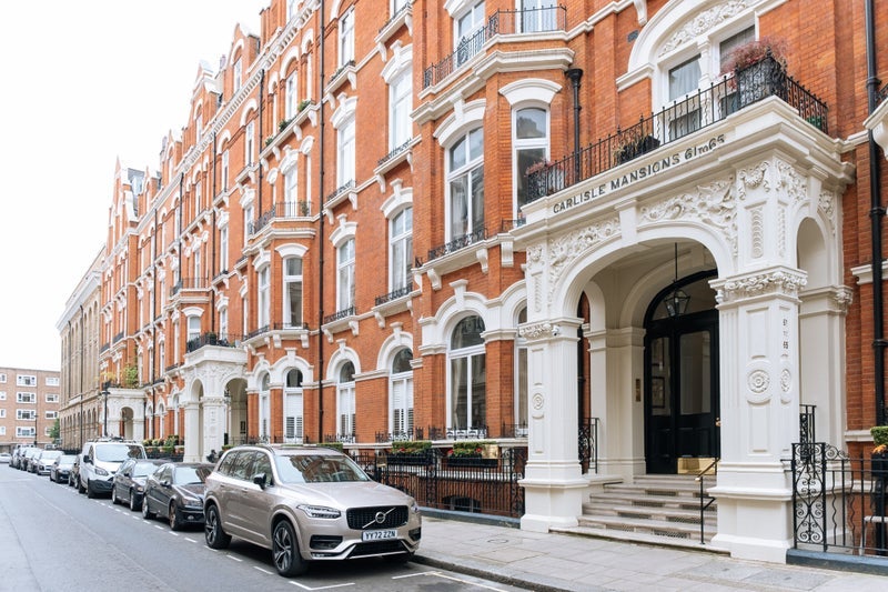 Flat King's Scholars' Passage in City of Westminster