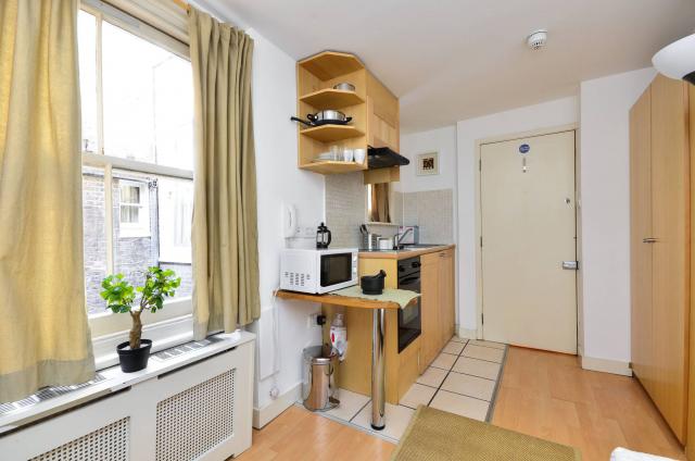 Room Fairholme Road in Greater London