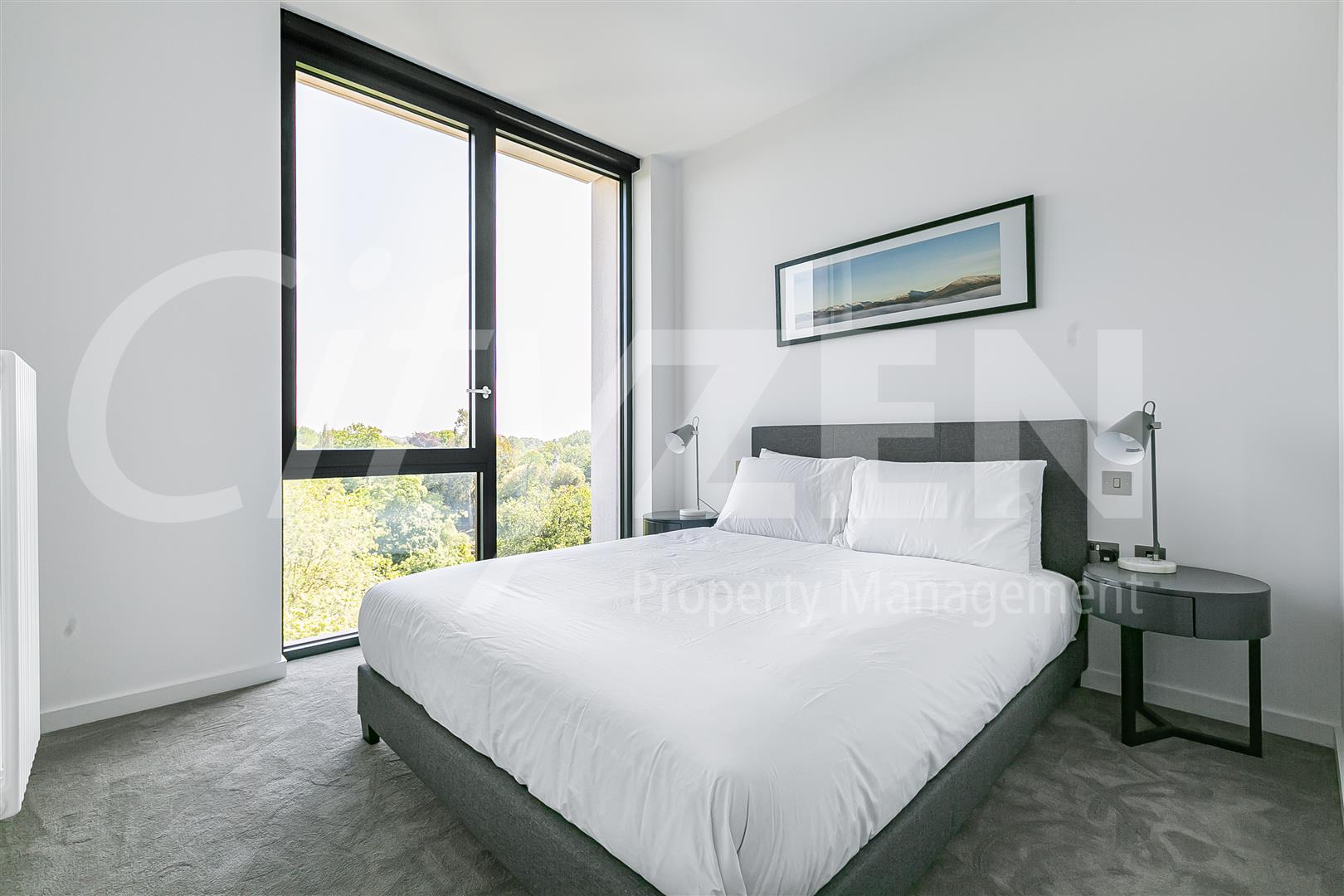 Flat Kingham Avenue in Greater London