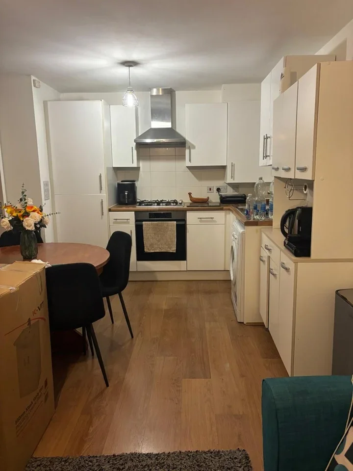 Room Pump House Crescent in Watford