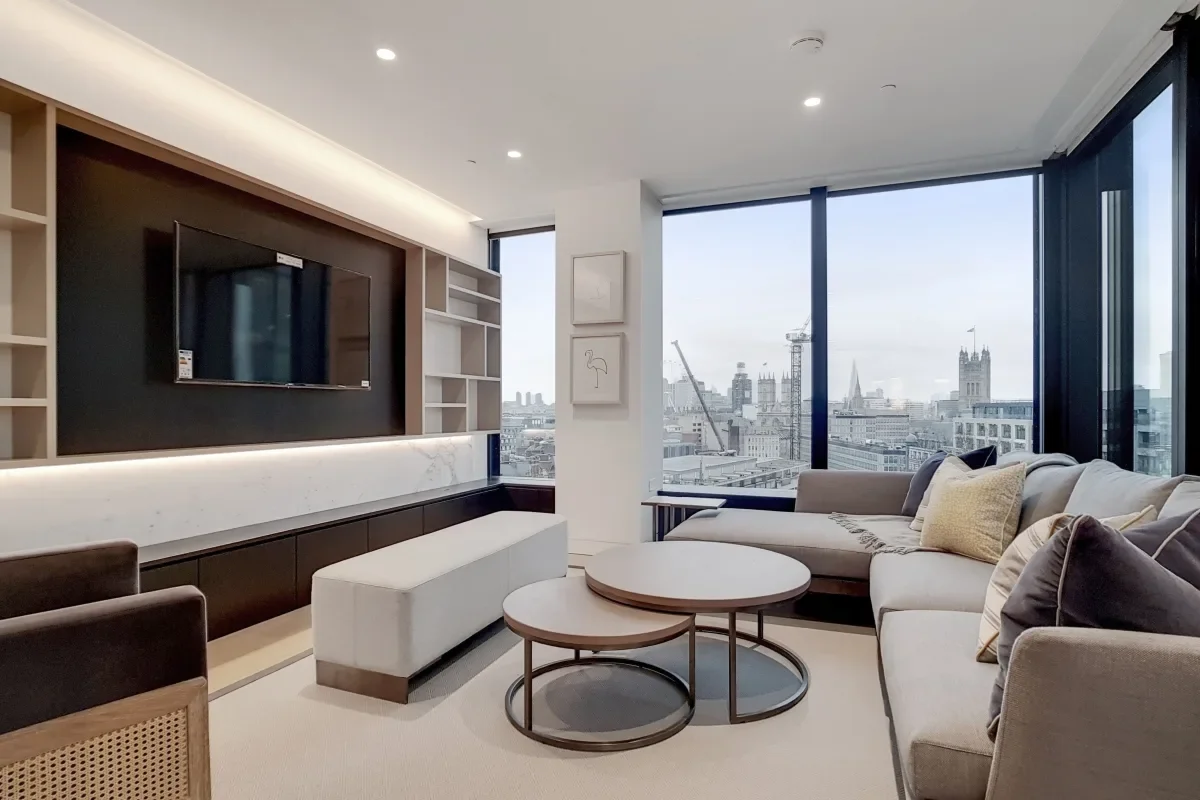 Flat Spenser Street in City of Westminster