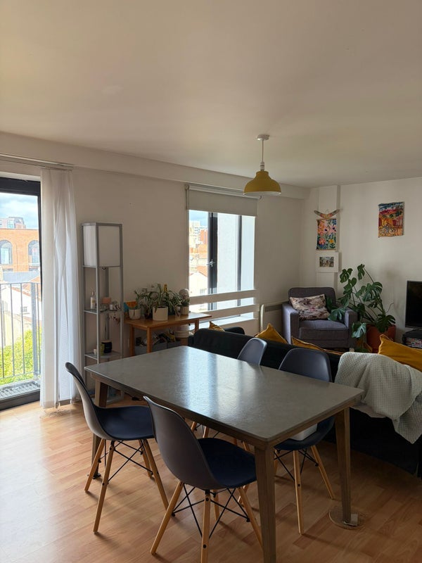 Flat Waterloo Road in Bristol