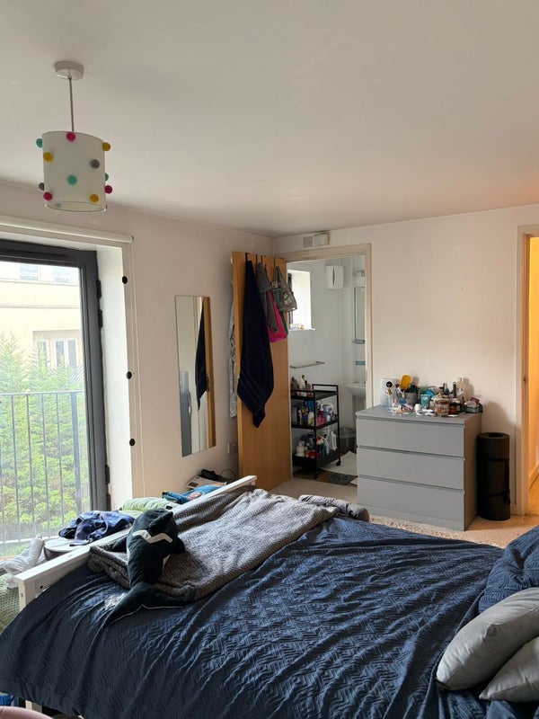 Flat Waterloo Road in Bristol