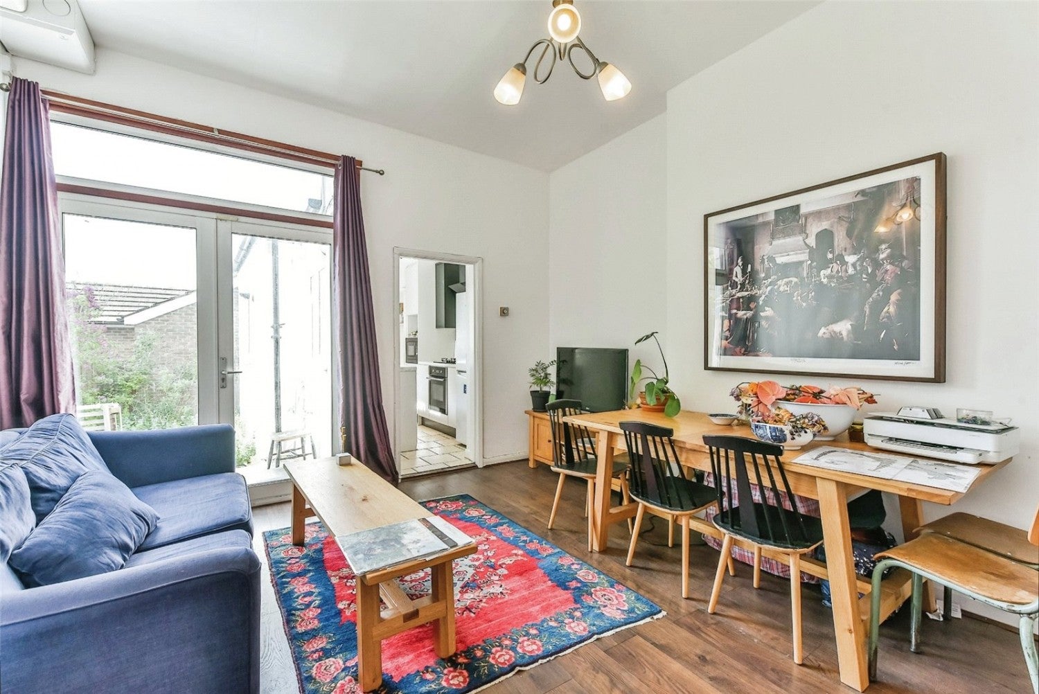 Flat Thornton Avenue in Greater London