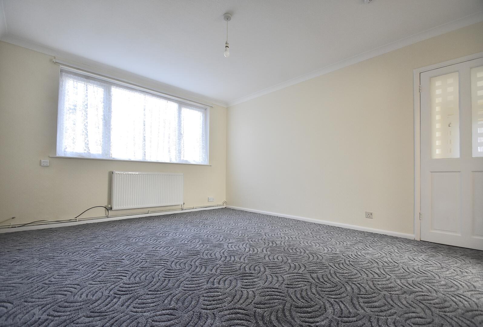Flat Sandown Road in Sandown