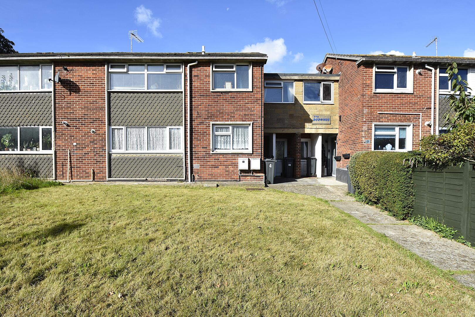 Flat Sandown Road in Sandown
