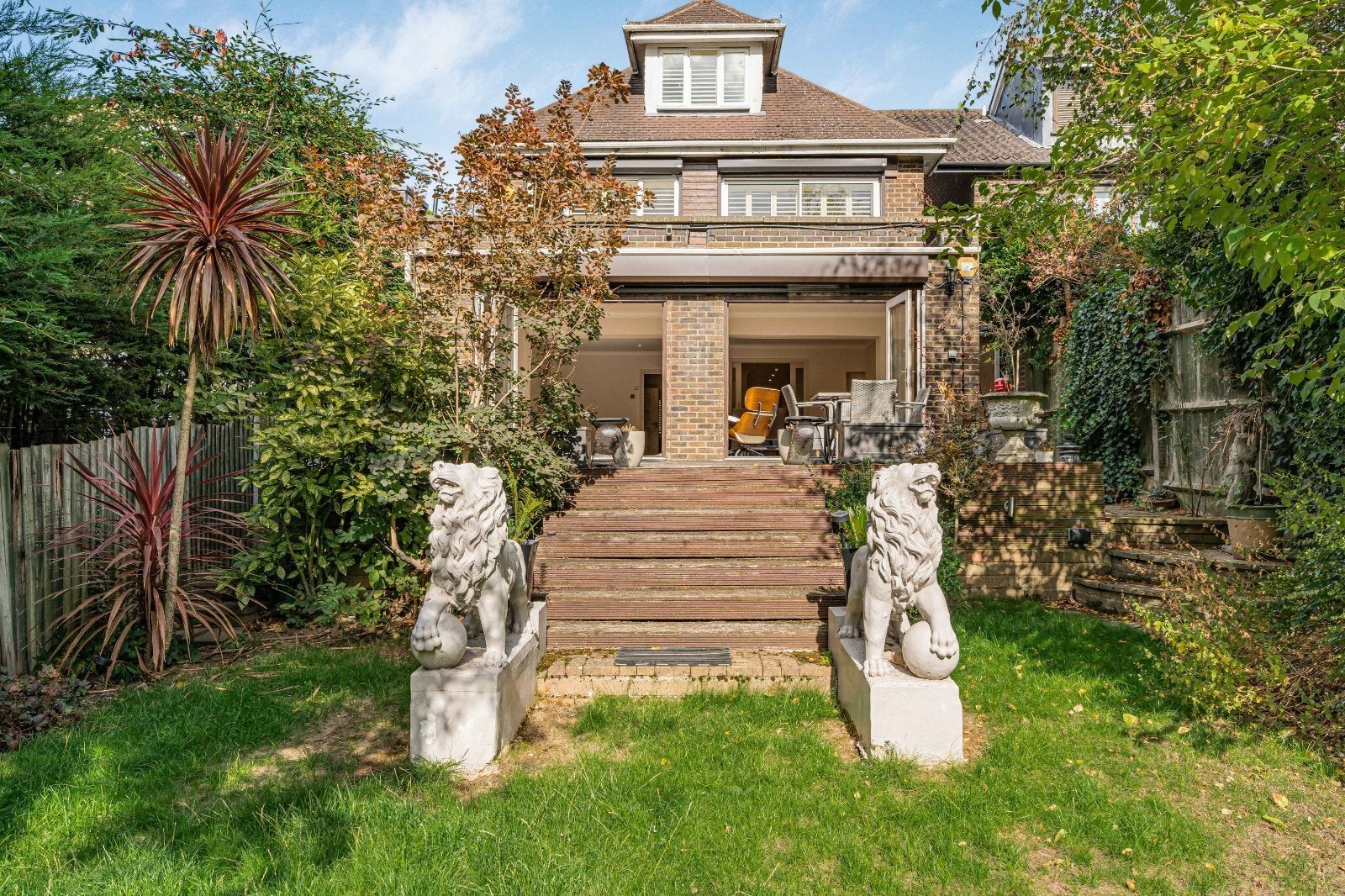House West Heath Gardens in Greater London