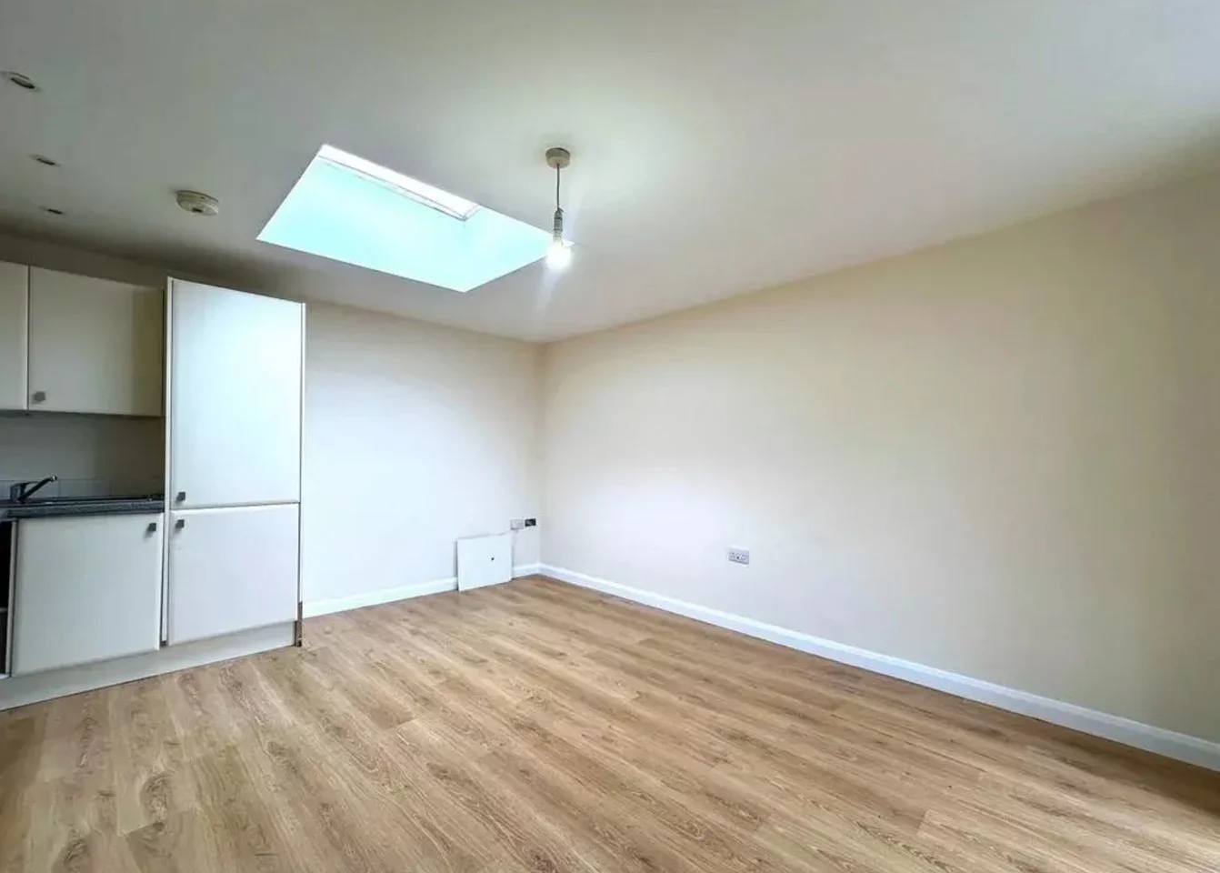 Flat Salisbury Road in Greater London