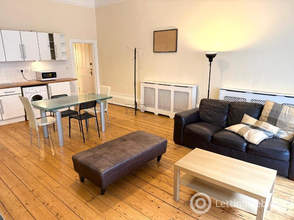 Flat Cecil Street in Glasgow