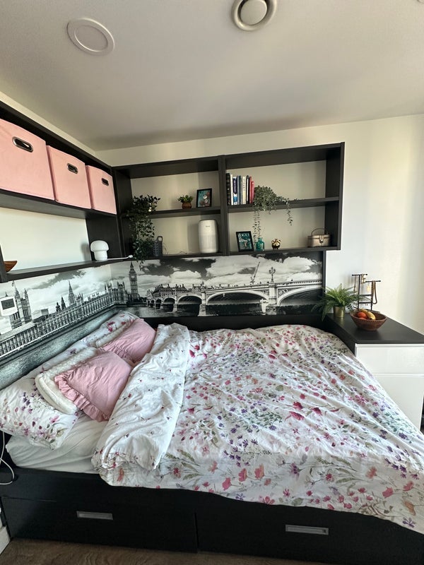 Room Miles Street in Greater London