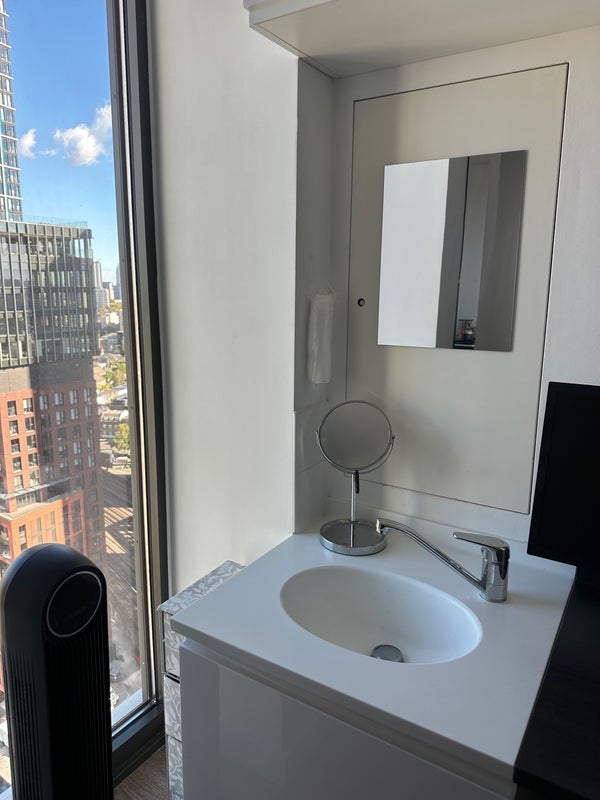 Room Miles Street in Greater London