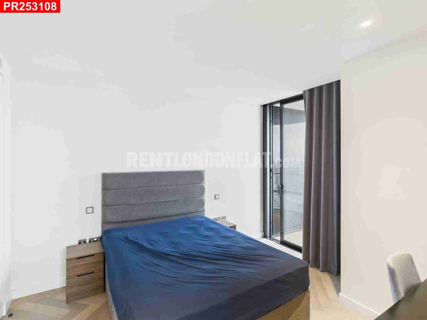 Flat Hearn Street in Greater London