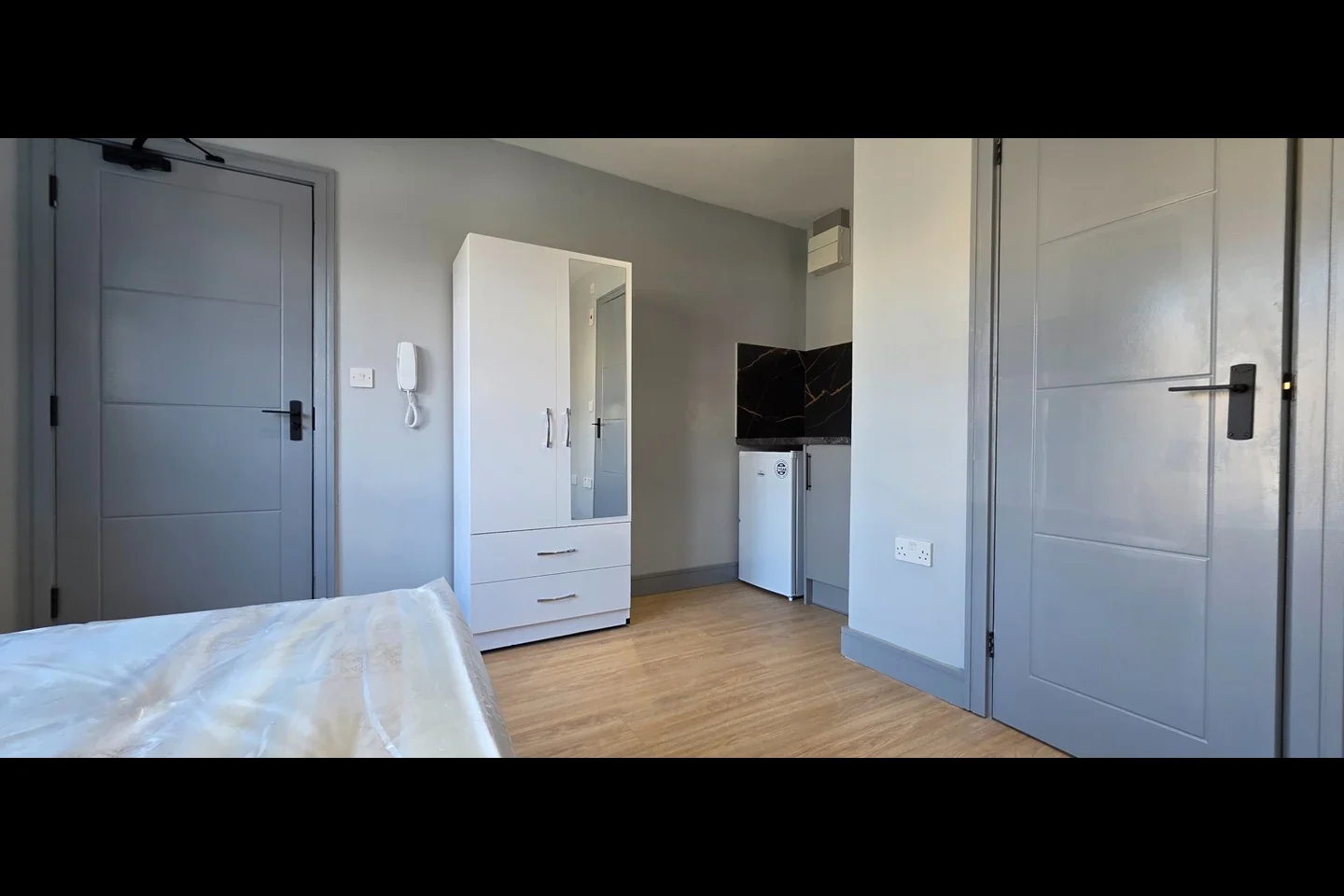 Flat Medhurst Crescent in Gravesham