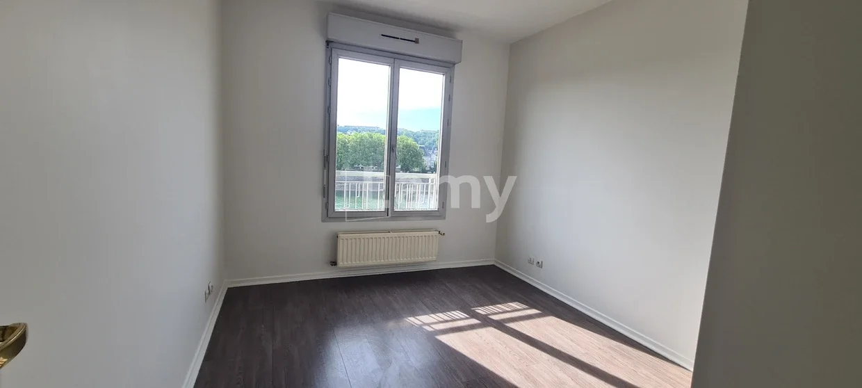 Flat Quai Joseph Gillet in Lyon