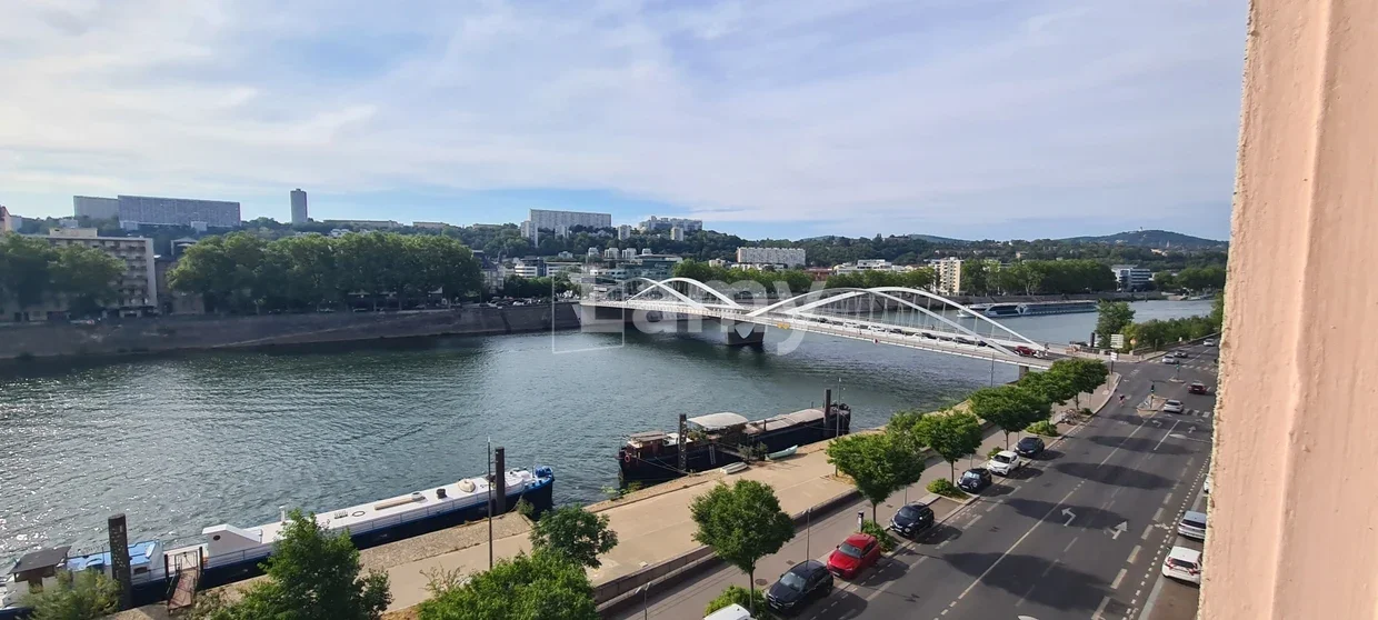 Flat Quai Joseph Gillet in Lyon