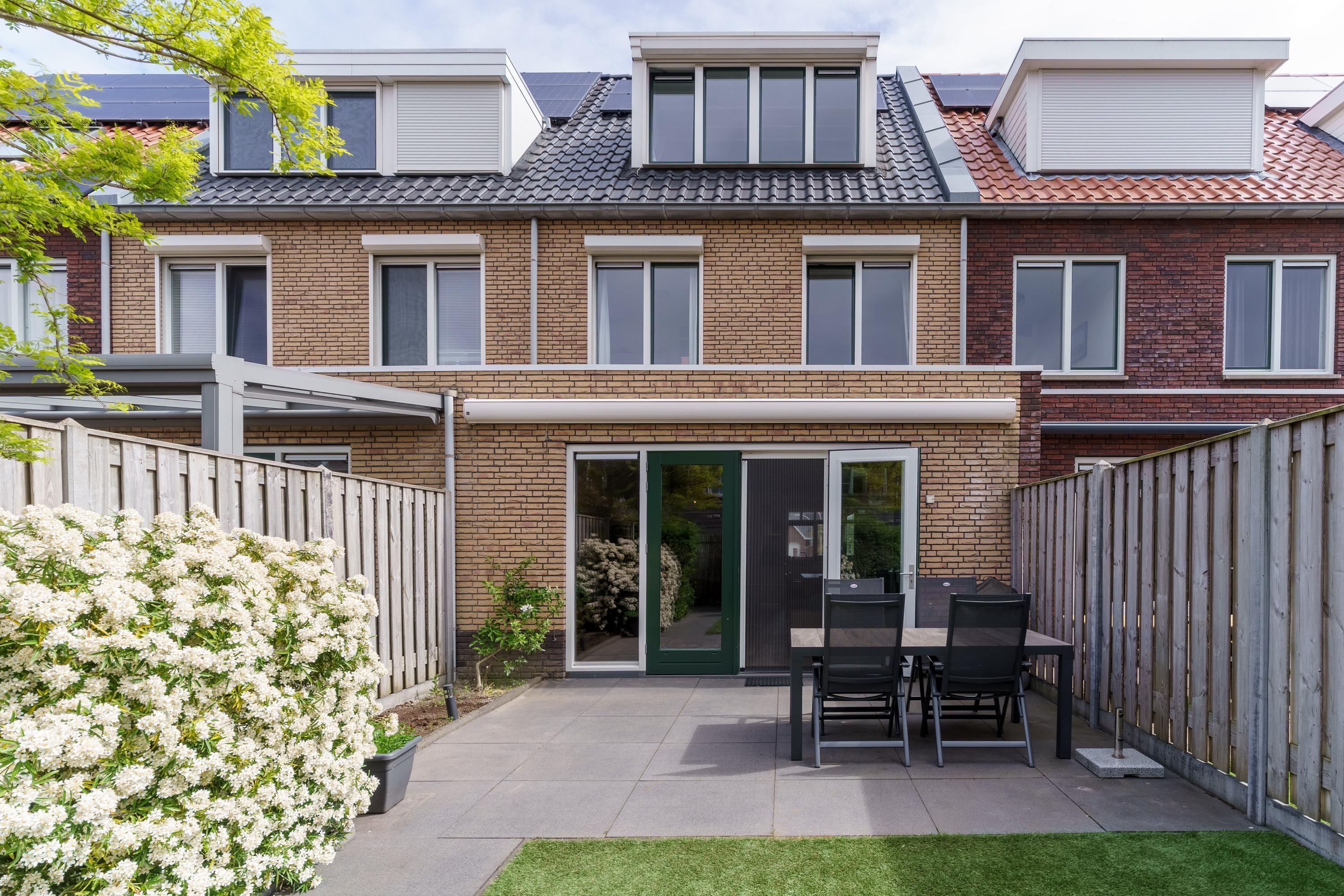 Tussenwoning te koop: Koningsveldland 7, Den Hoorn