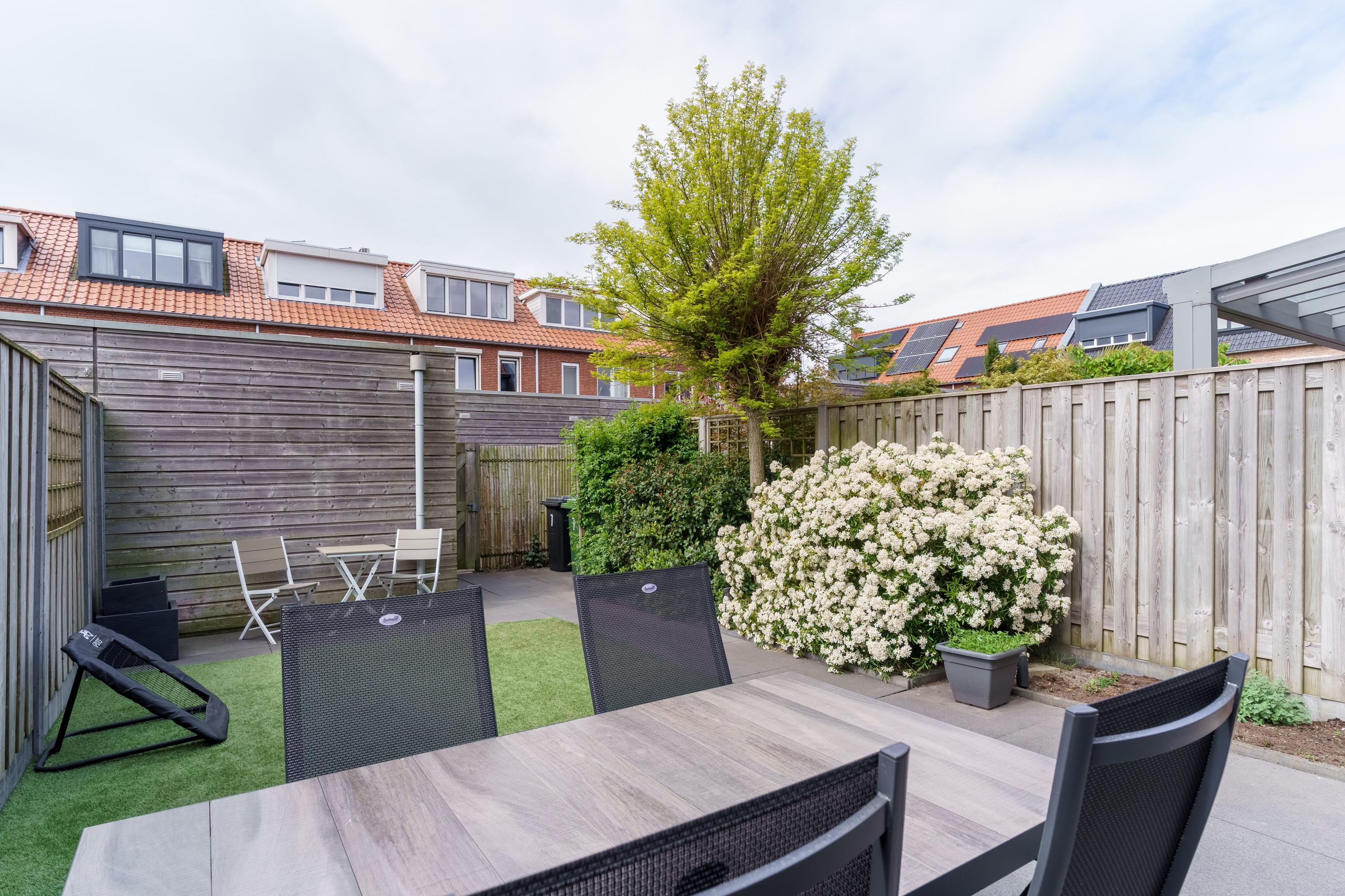 Tussenwoning te koop: Koningsveldland 7, Den Hoorn