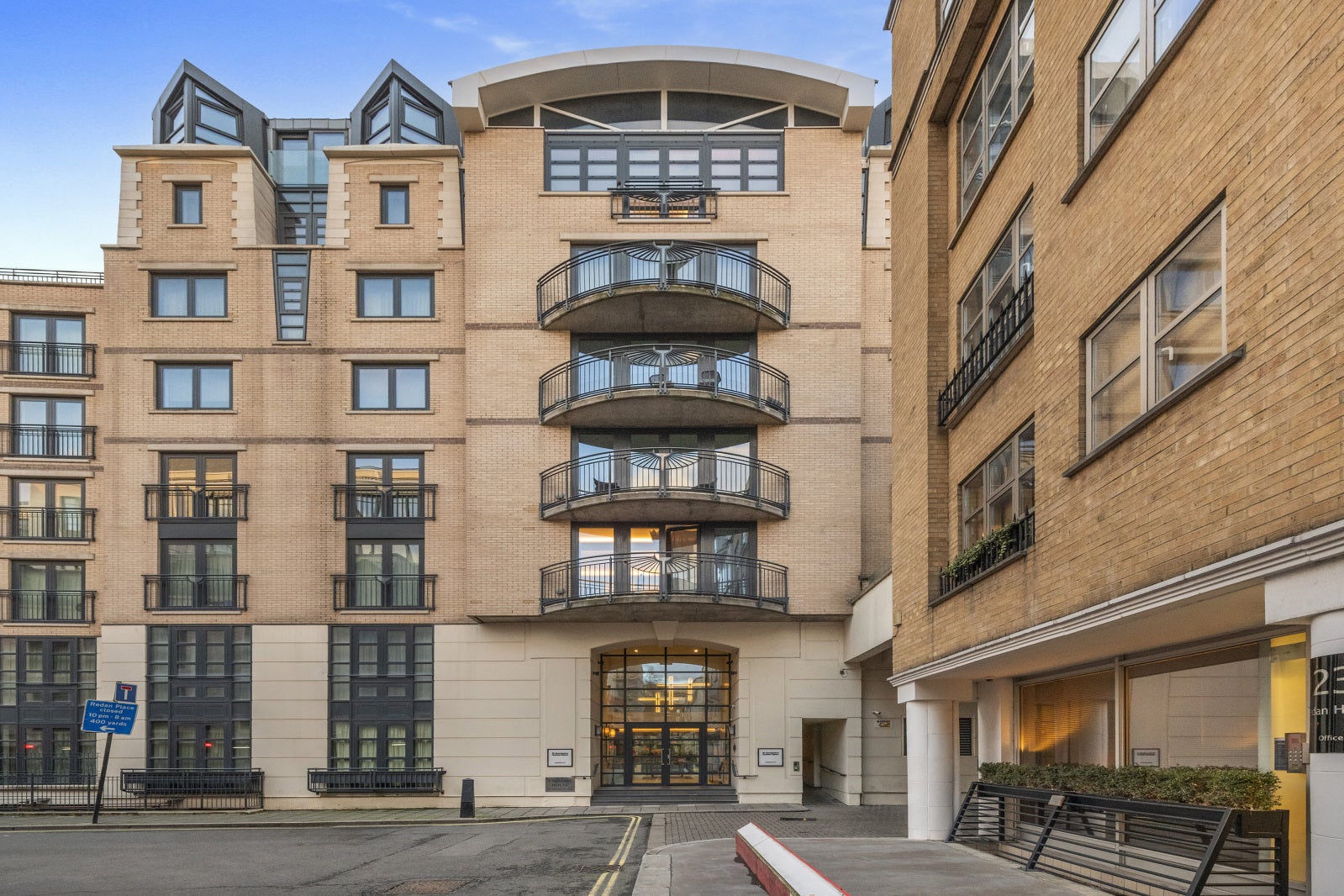 Flat Kensington Gardens Square in City of Westminster