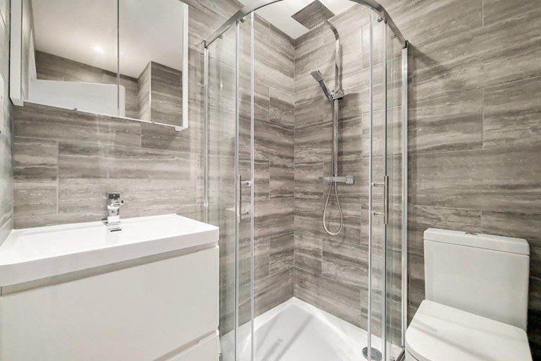 Room Tristram Road in Greater London
