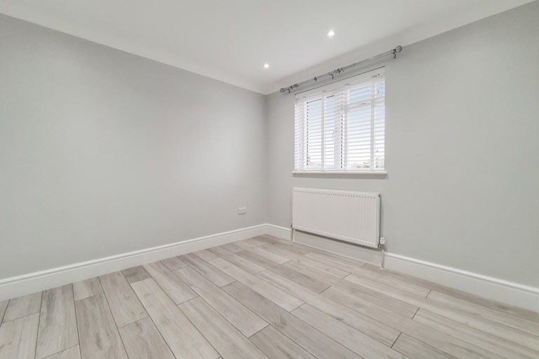 Room Tristram Road in Greater London