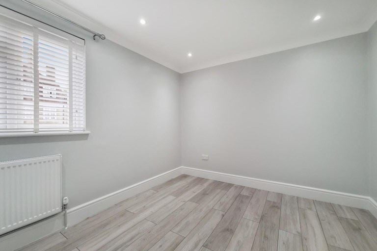 Room Tristram Road in Greater London