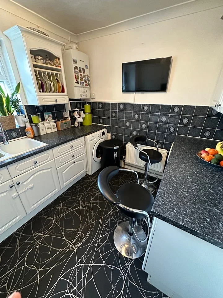 Room Sixth Avenue in Greater London