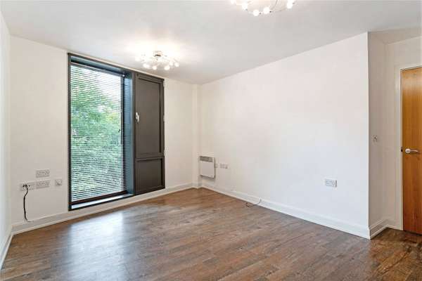 Flat Honeybourne Way in Cheltenham