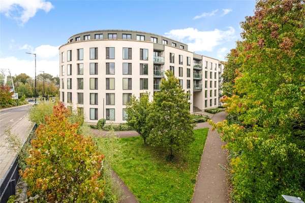 Flat Honeybourne Way in Cheltenham