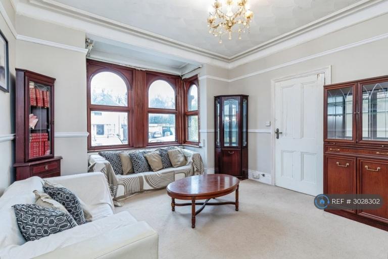 Room Nelson Road in Gillingham