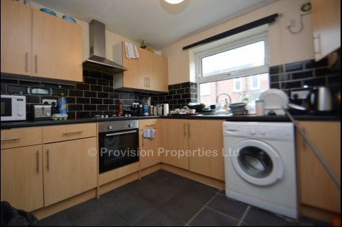 Room Walmsley Road in Leeds