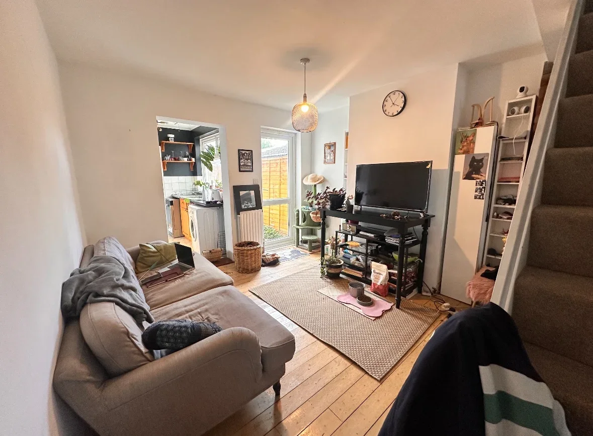 Room Bensham Lane in Greater London