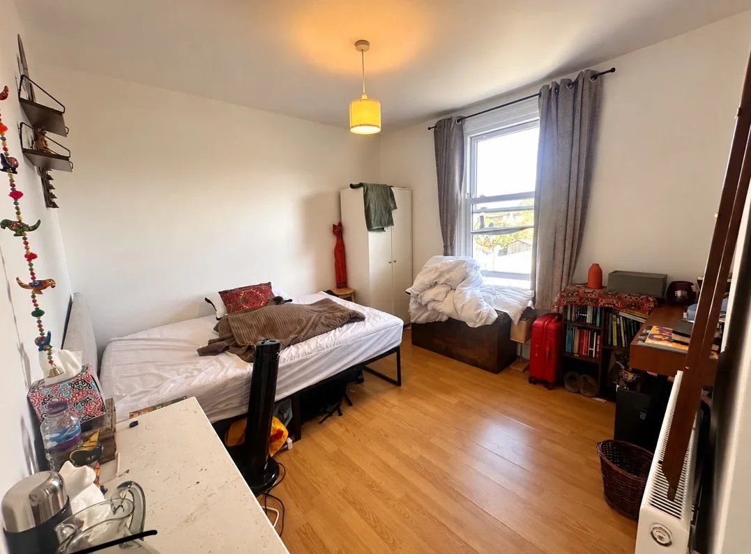 Room Bensham Lane in Greater London