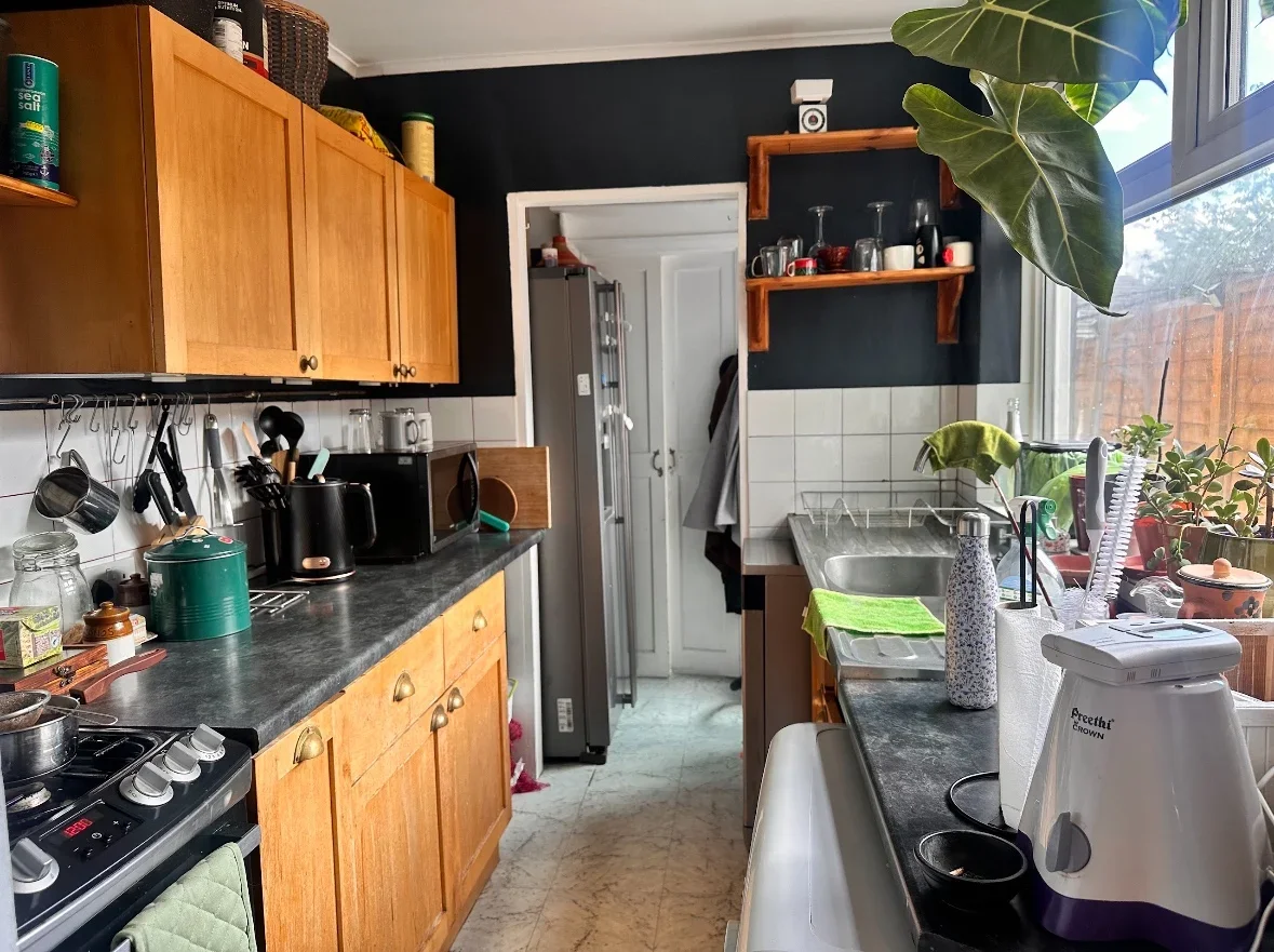 Room Bensham Lane in Greater London