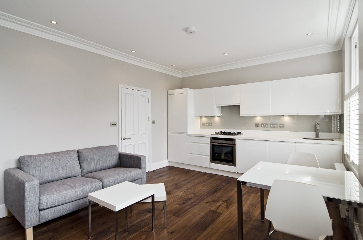 Flat Englefield Road in Greater London