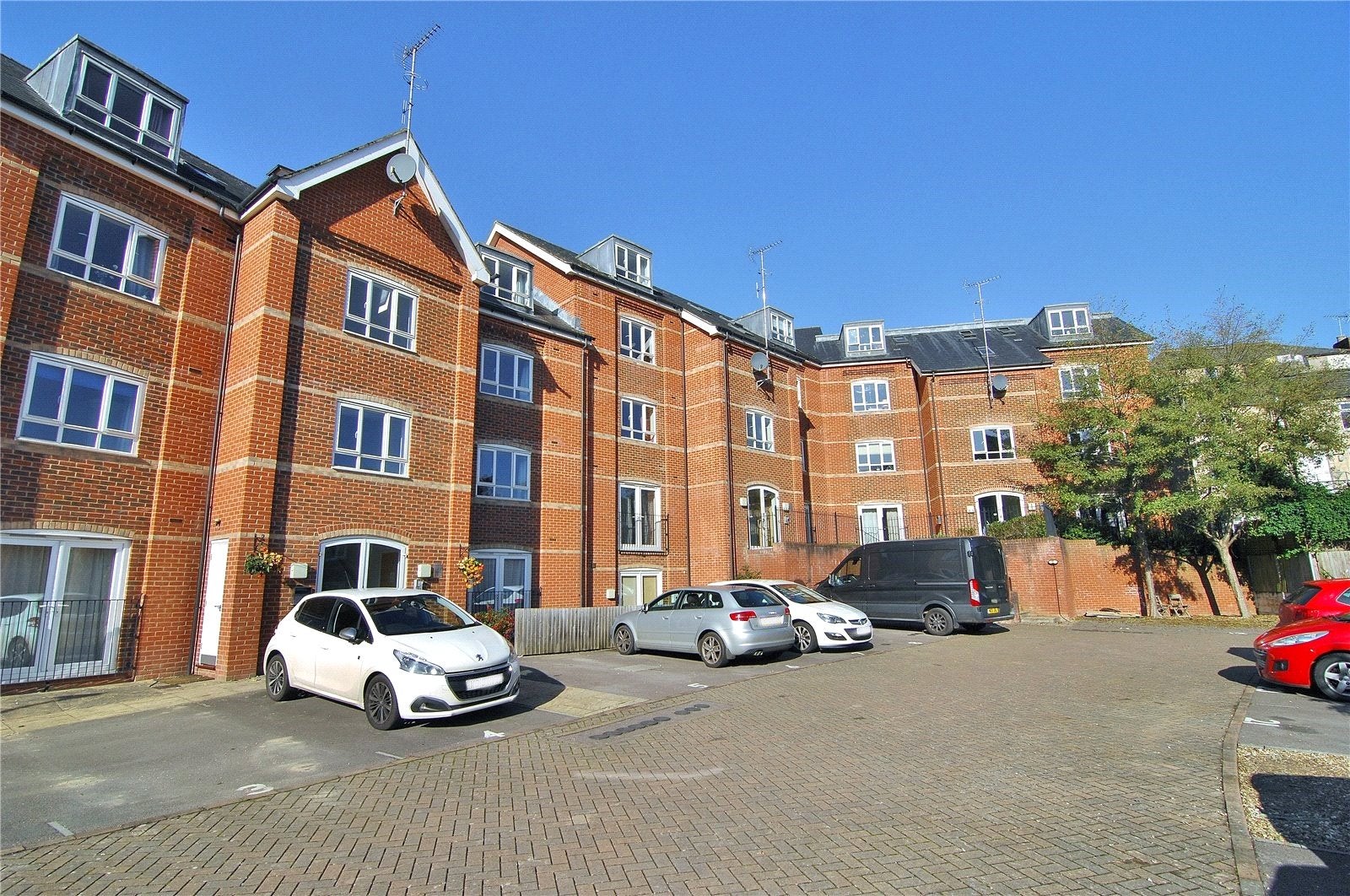 Flat Little Mill Court in Stroud
