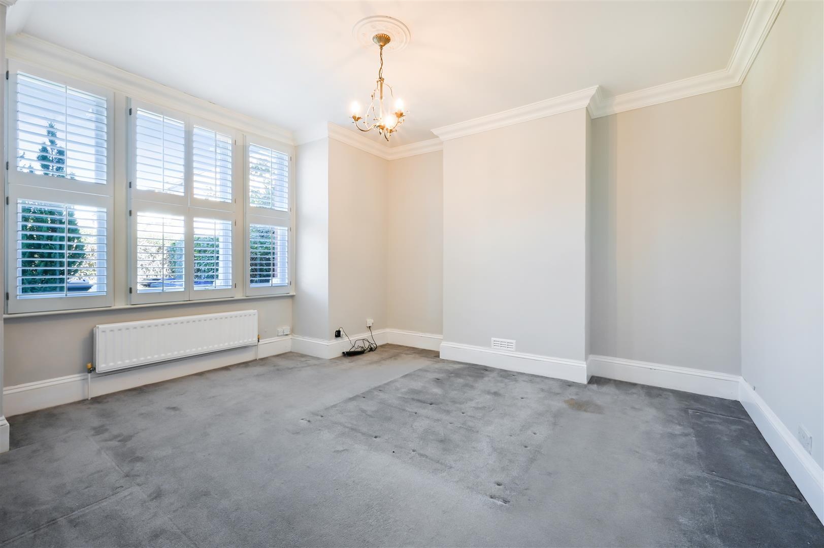 Flat Florence Road in Greater London