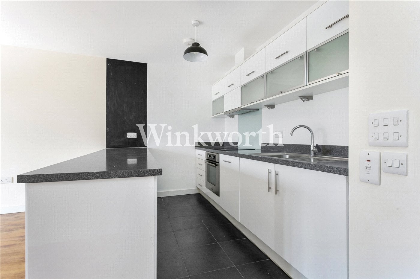 Flat Friern Barnet Road in Greater London