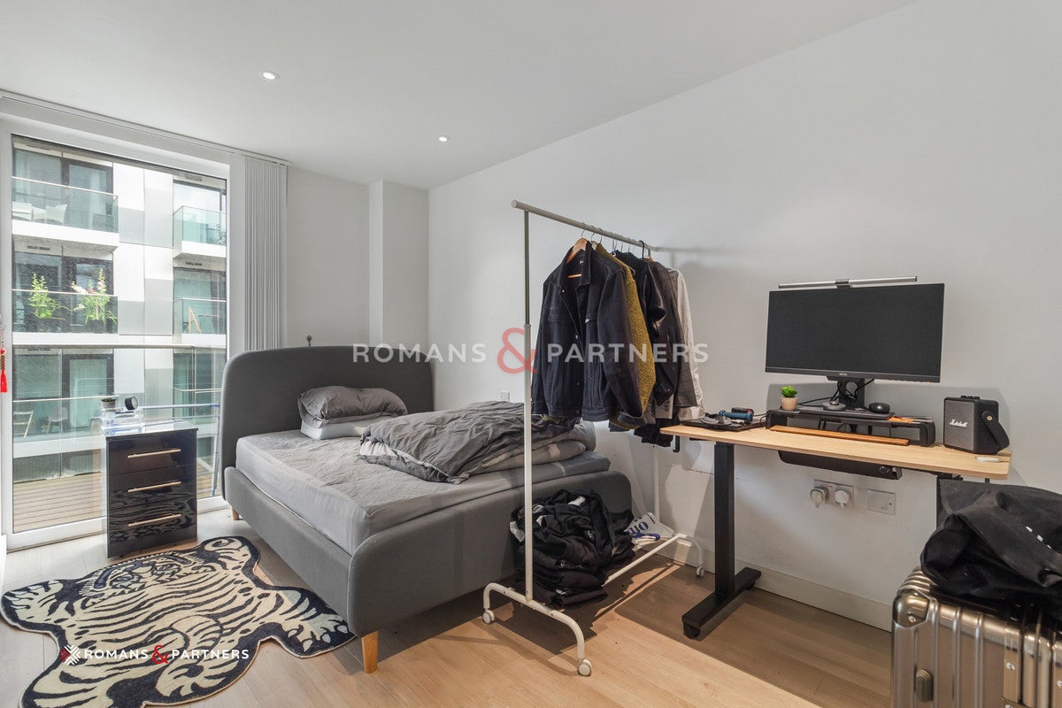 Flat Devan Grove in Greater London