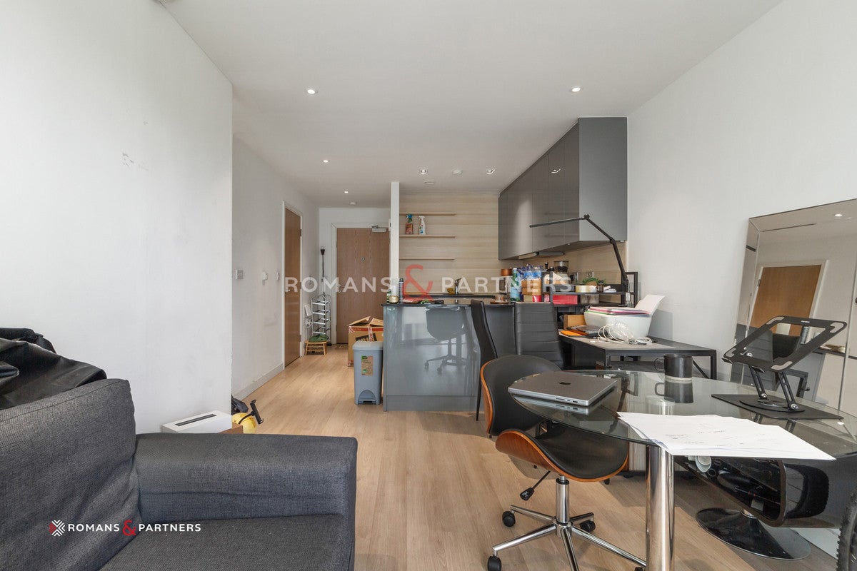Flat Devan Grove in Greater London