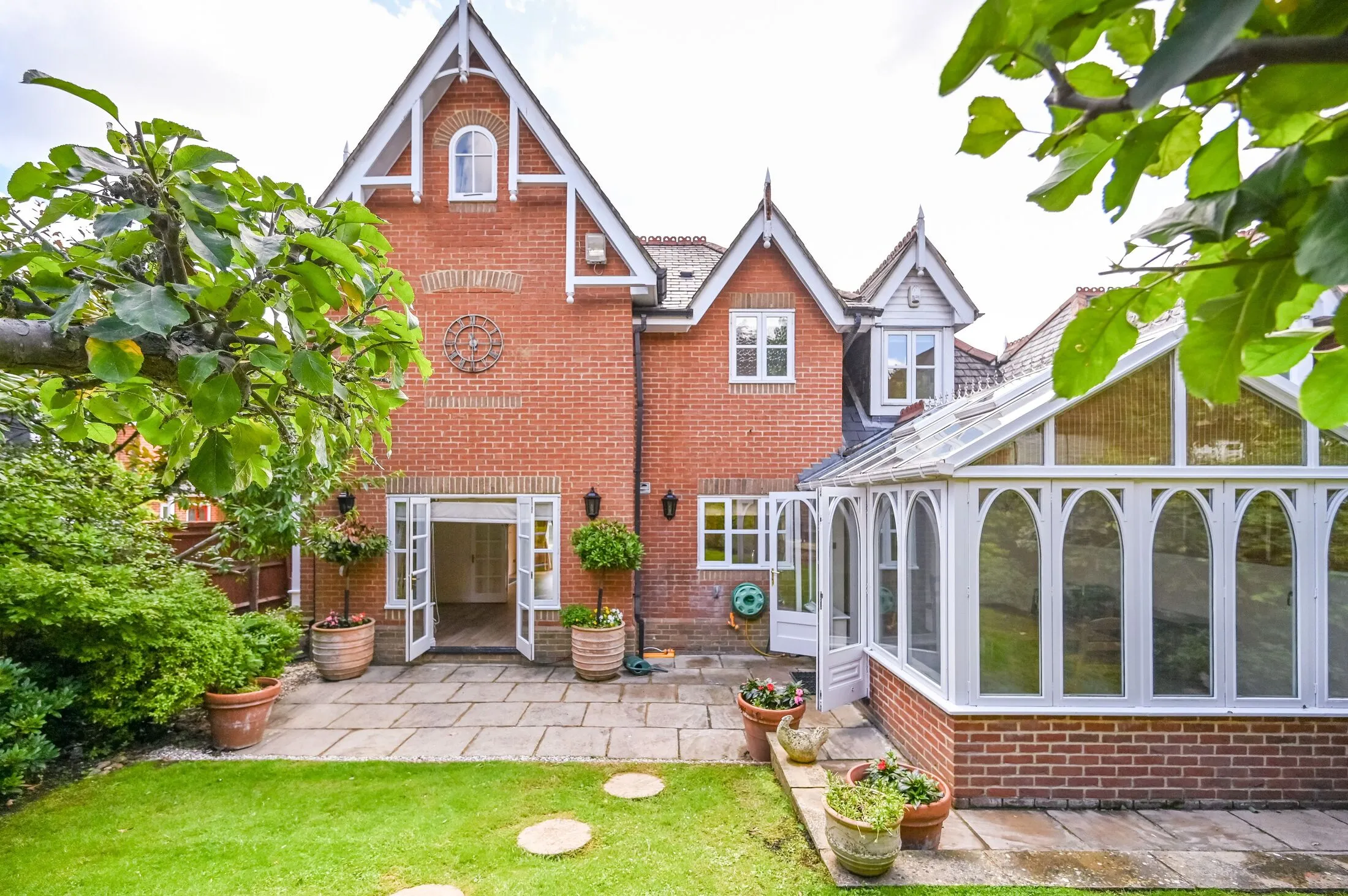 House Devey Close in Greater London