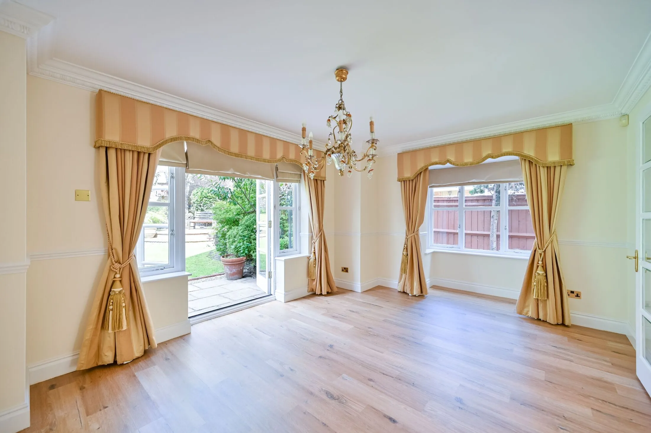 House Devey Close in Greater London